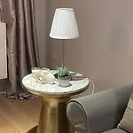 Elegant Flat Facing Hyde Park