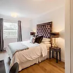 Elegant Flat Facing Hyde Park
