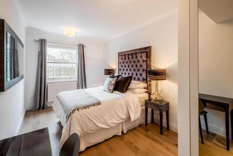 Elegant Flat Facing Hyde Park * Londra